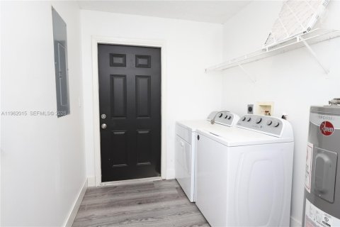 Villa ou maison à vendre à Homestead, Floride: 3 chambres, 103.86 m2 № 2024702 - photo 23