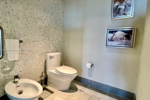 Купить кондоминиум в Майами, Флорида 1 спальня, 74.23м2, № 2154974 - фото 8