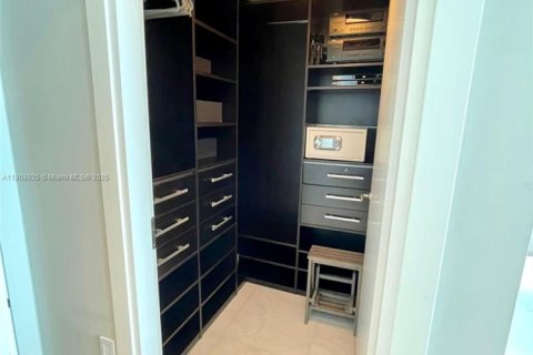 Купить кондоминиум в Майами, Флорида 1 спальня, 74.23м2, № 2154974 - фото 11