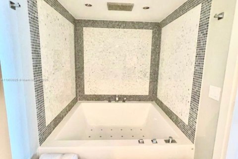 Купить кондоминиум в Майами, Флорида 1 спальня, 74.23м2, № 2154974 - фото 10
