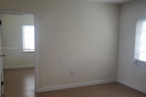 Appartement à louer à Coral Gables, Floride: 2 chambres, 334.45 m2 № 2013267 - photo 5