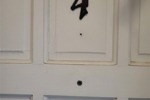 Appartement à louer à Coral Gables, Floride: 2 chambres, 334.45 m2 № 2013267 - photo 3