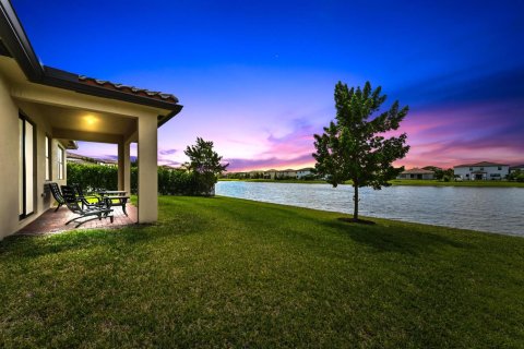 Villa ou maison à vendre à Royal Palm Beach, Floride: 5 chambres, 213.68 m2 № 2253197 - photo 25