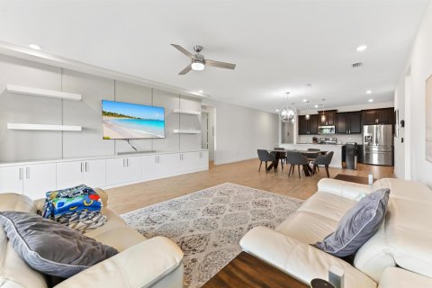 Villa ou maison à vendre à Royal Palm Beach, Floride: 5 chambres, 213.68 m2 № 2253197 - photo 6