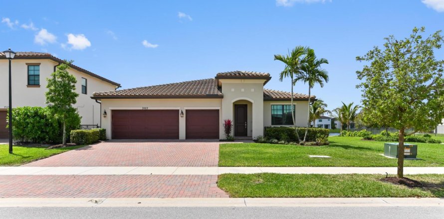 Villa ou maison à Royal Palm Beach, Floride 5 chambres, 213.68 m2 № 2253197