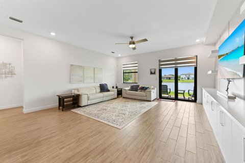 Villa ou maison à vendre à Royal Palm Beach, Floride: 5 chambres, 213.68 m2 № 2253197 - photo 8