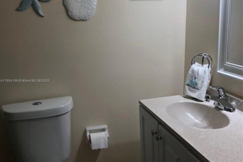 Condo in Miami, Florida, 2 bedrooms № 1956449 - photo 8