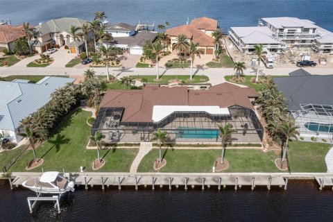 Купить виллу или дом в Пунта-Горда, Флорида 15 комнат, 322.84м2, № 1718945 - фото 4