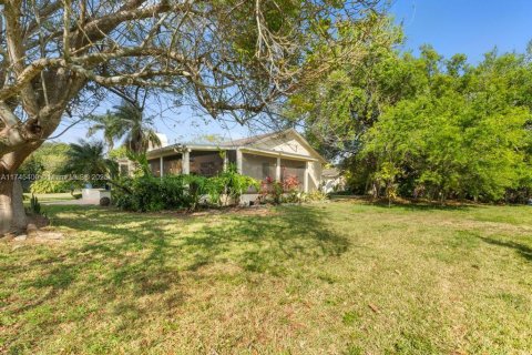 House in Homestead, Florida 3 bedrooms, 184.13 sq.m. № 1860786 - photo 21