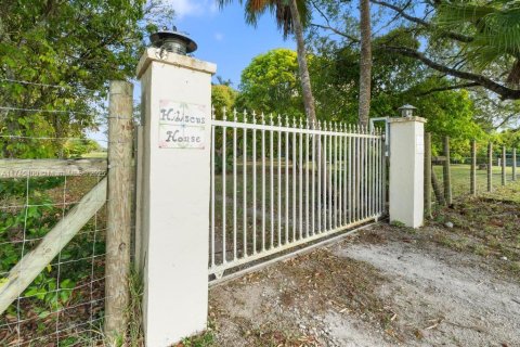 House in Homestead, Florida 3 bedrooms, 184.13 sq.m. № 1860786 - photo 30