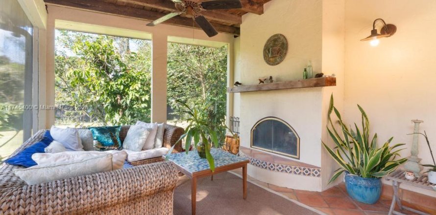 House in Homestead, Florida 3 bedrooms, 184.13 sq.m. № 1860786