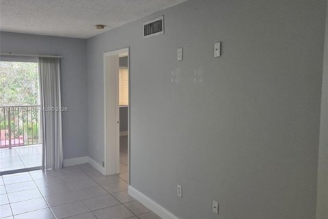 Copropriété à louer à Miami, Floride: 1 chambre, 62.8 m2 № 2001357 - photo 9