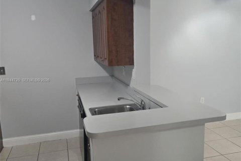 Copropriété à louer à Miami, Floride: 1 chambre, 62.8 m2 № 2001357 - photo 5