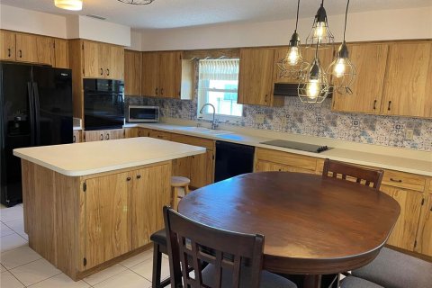 House in Sun City Center, Florida 2 bedrooms, 153.85 sq.m. № 1747618 - photo 16