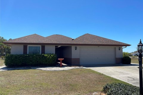 House in Sun City Center, Florida 2 bedrooms, 153.85 sq.m. № 1747618 - photo 1