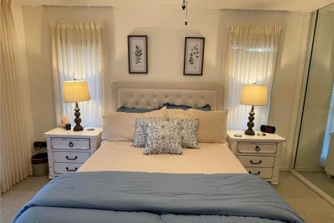 House in Sun City Center, Florida 2 bedrooms, 153.85 sq.m. № 1747618 - photo 8