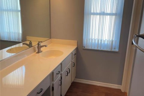 House in Sun City Center, Florida 2 bedrooms, 153.85 sq.m. № 1747618 - photo 13