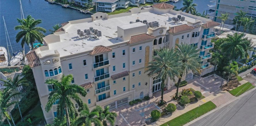 Condominio en Fort Lauderdale, Florida, 2 dormitorios  № 1975912