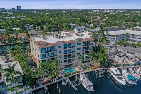 Condominio en venta en Fort Lauderdale, Florida, 2 dormitorios, 222.41 m2 № 1975912 - foto 2