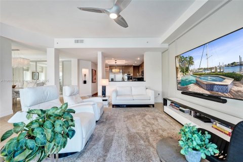 Condominio en venta en Fort Lauderdale, Florida, 2 dormitorios, 222.41 m2 № 1975912 - foto 24