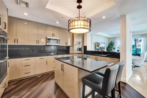 Condominio en venta en Fort Lauderdale, Florida, 2 dormitorios, 222.41 m2 № 1975912 - foto 11