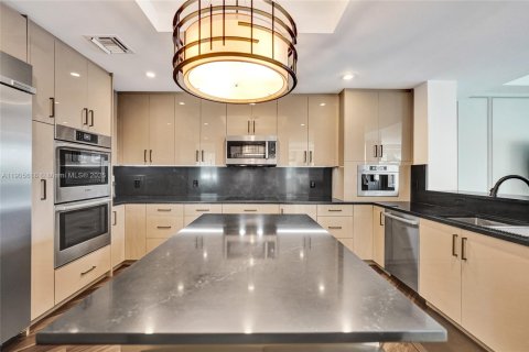 Condominio en venta en Fort Lauderdale, Florida, 2 dormitorios, 222.41 m2 № 1975912 - foto 12