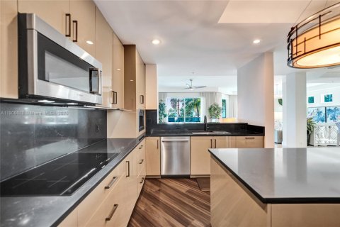 Condominio en venta en Fort Lauderdale, Florida, 2 dormitorios, 222.41 m2 № 1975912 - foto 18