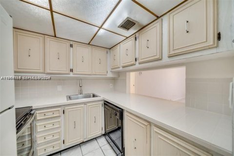 Condominio en alquiler en Lauderdale Lakes, Florida, 1 dormitorio, 78.97 m2 № 2026056 - foto 7