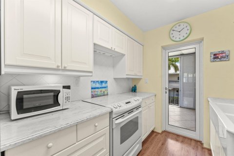 Купить кондоминиум в Бока-Ратон, Флорида 5 комнат, 80.64м2, № 2147355 - фото 12