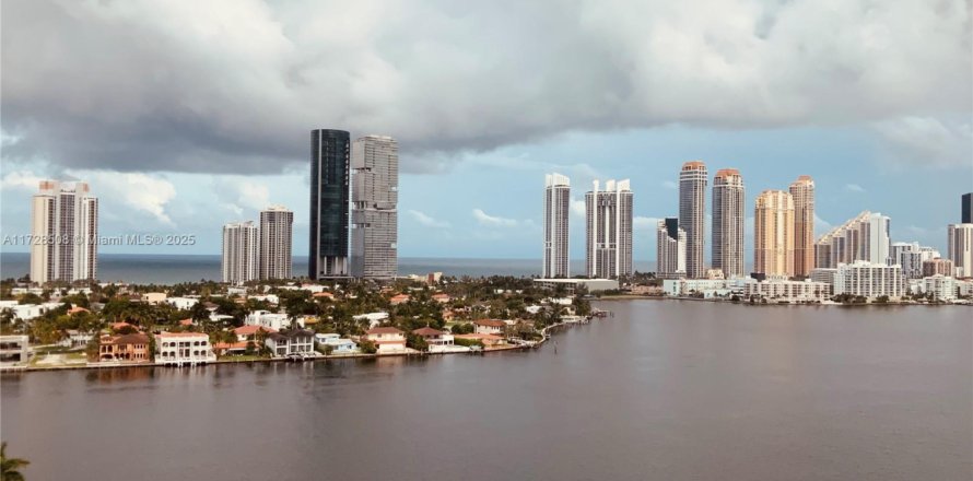 Condo à Aventura, Floride, 3 chambres № 1478193