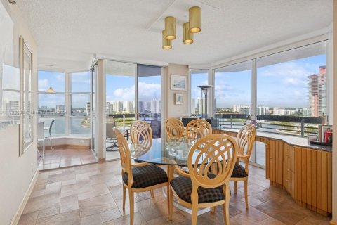 Copropriété à vendre à Aventura, Floride: 3 chambres, 232.53 m2 № 1478193 - photo 5