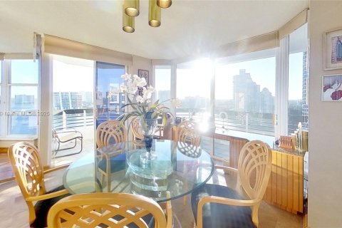 Copropriété à vendre à Aventura, Floride: 3 chambres, 232.53 m2 № 1478193 - photo 7