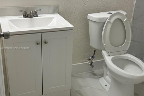 Casa en alquiler en West Park, Florida, 3 dormitorios, 130.06 m2 № 2011674 - foto 5