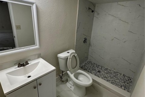 Casa en alquiler en West Park, Florida, 3 dormitorios, 130.06 m2 № 2011674 - foto 9