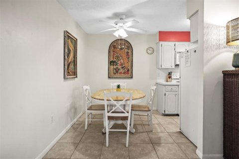Condo in Saint Pete Beach, Florida, 2 bedrooms  № 1750467 - photo 8