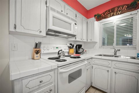 Купить кондоминиум в Сент-Пит-Бич, Флорида 4 комнаты, 70.98м2, № 1750467 - фото 12