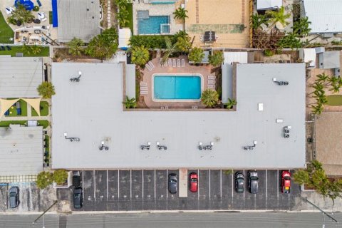 Condo in Saint Pete Beach, Florida, 2 bedrooms  № 1750467 - photo 21