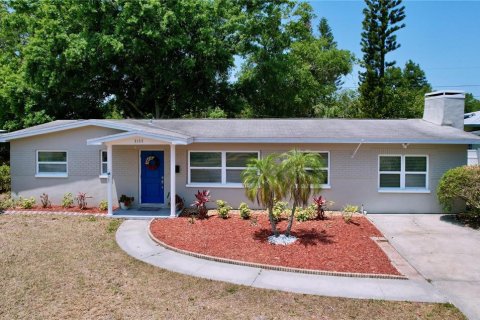 Casa en venta en Saint Petersburg, Florida, 3 dormitorios, 129.32 m2 № 1687463 - foto 1