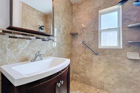 Casa en venta en Saint Petersburg, Florida, 3 dormitorios, 129.32 m2 № 1687463 - foto 15