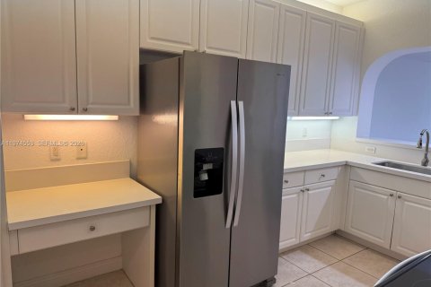 Copropriété à louer à Doral, Floride: 3 chambres, 158.86 m2 № 2041266 - photo 10