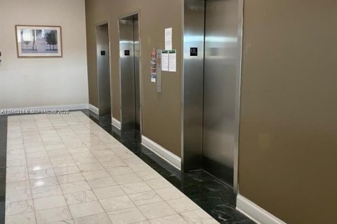 Condominio en venta en Miami Beach, Florida, 1 dormitorio, 84.54 m2 № 2000225 - foto 25