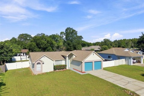 Casa en Land O' Lakes, Florida 3 dormitorios, 133.13 m2 № 2320829