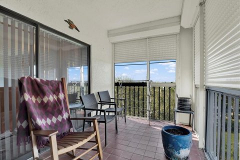 Condo in Saint Petersburg, Florida, 2 bedrooms № 2099990 - photo 14