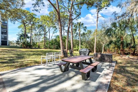 Condo in Saint Petersburg, Florida, 2 bedrooms № 2099990 - photo 28