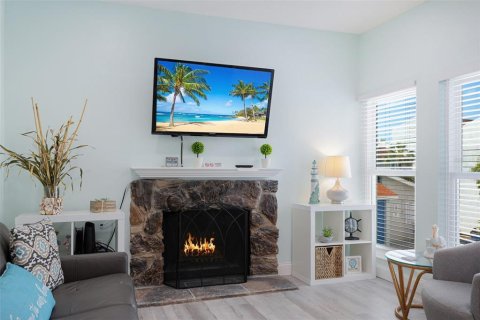 Condo in Madeira Beach, Florida, 2 bedrooms  № 2131548 - photo 6