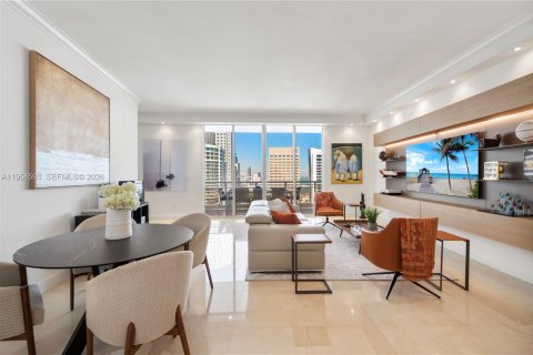 Condominio en venta en Miami, Florida, 3 dormitorios, 180.6 m2 № 2153348 - foto 1