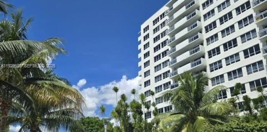 Кондоминиум с 1 спальней в Майами-Бич, Флорида № 2034182