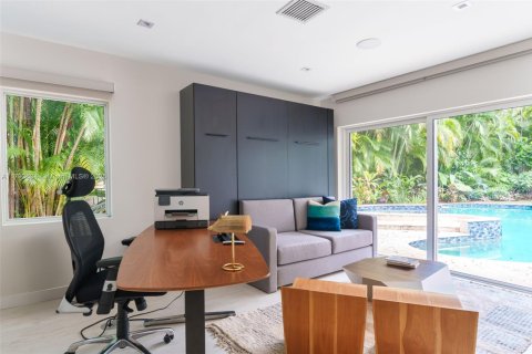 House in Miami Shores, Florida 4 bedrooms, 228.91 sq.m. № 1700482 - photo 22