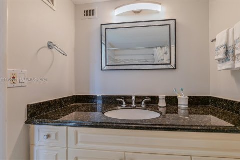 Copropriété à vendre à Lauderhill, Floride: 2 chambres, 102.19 m2 № 2010861 - photo 25