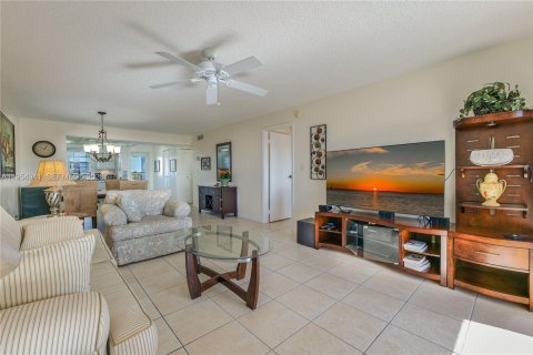 Copropriété à vendre à Lauderhill, Floride: 2 chambres, 102.19 m2 № 2010861 - photo 5